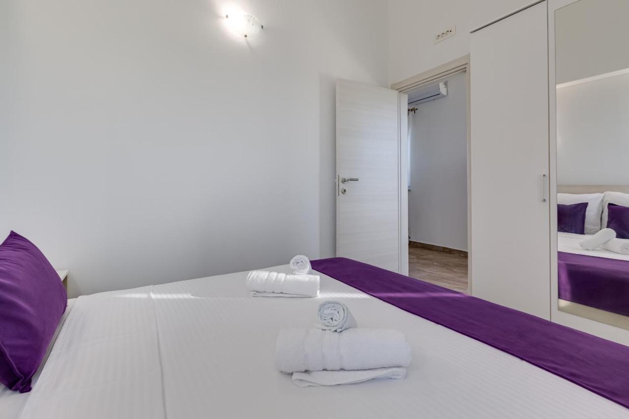 Apartment Miruna S Bazenom Donje Rastane Exterior foto